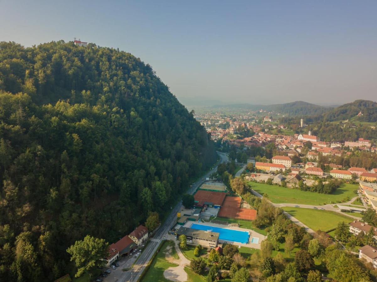 B&B Pod Skalo Kamnik Luaran gambar