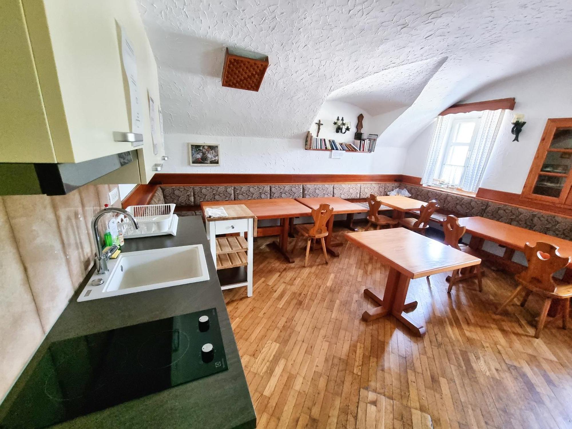 B&B Pod Skalo Kamnik Luaran gambar