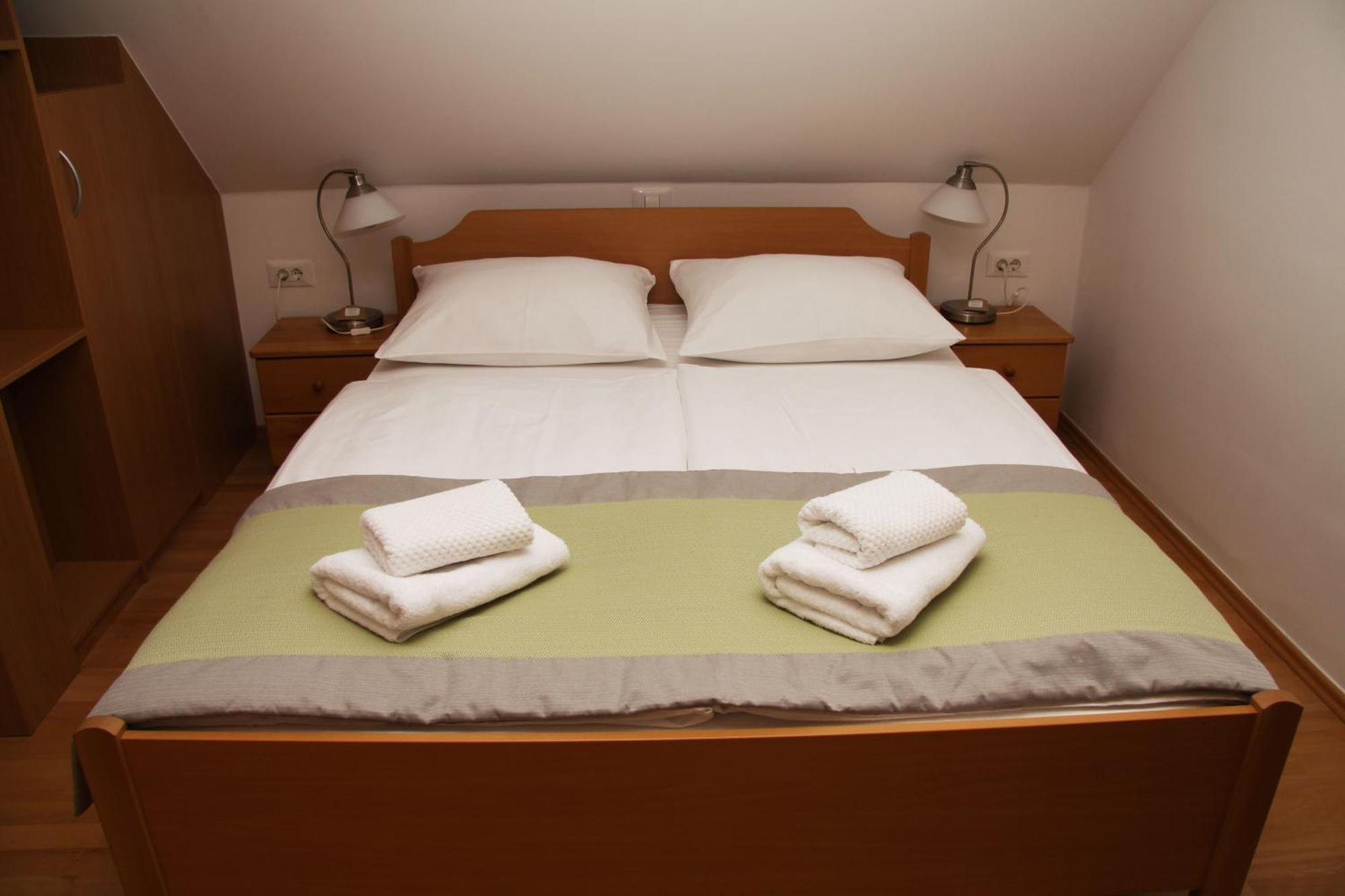 B&B Pod Skalo Kamnik Luaran gambar